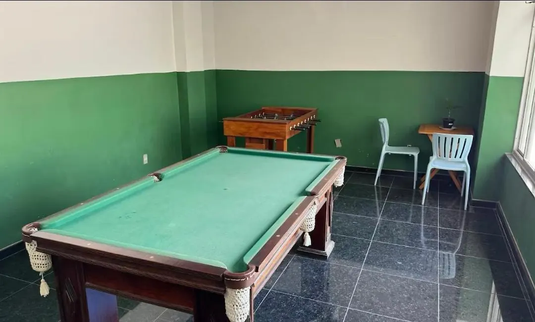 Apto 2 quartos com AR Cond, prédio frente p/ praia-1
